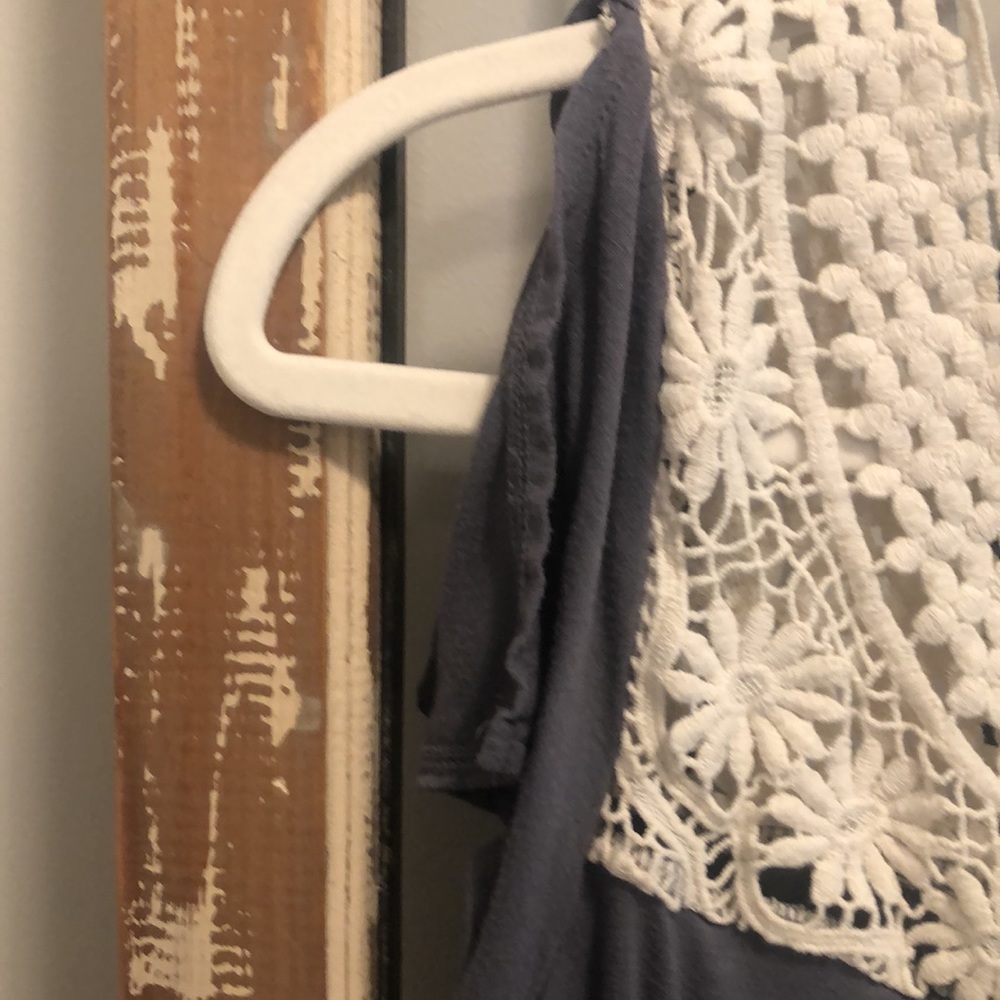 American eagle cream and grey top size medium - Picture 3 of 9